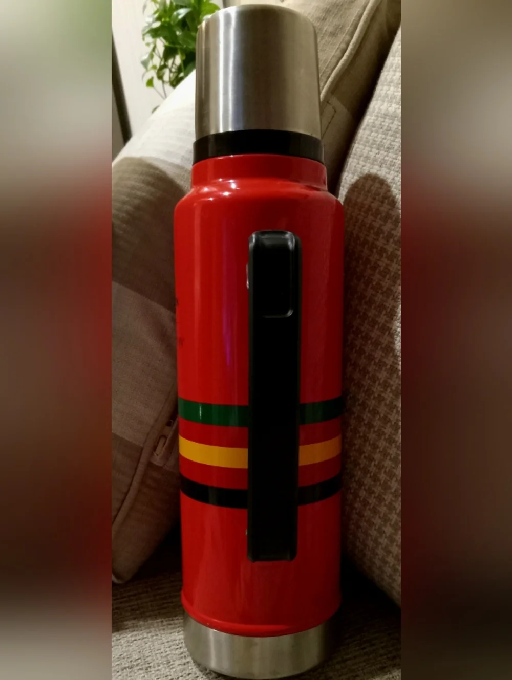 Limited Edition Stanley x Pendleton Red Insulated Thermos Bottle - Picture 3 of 4